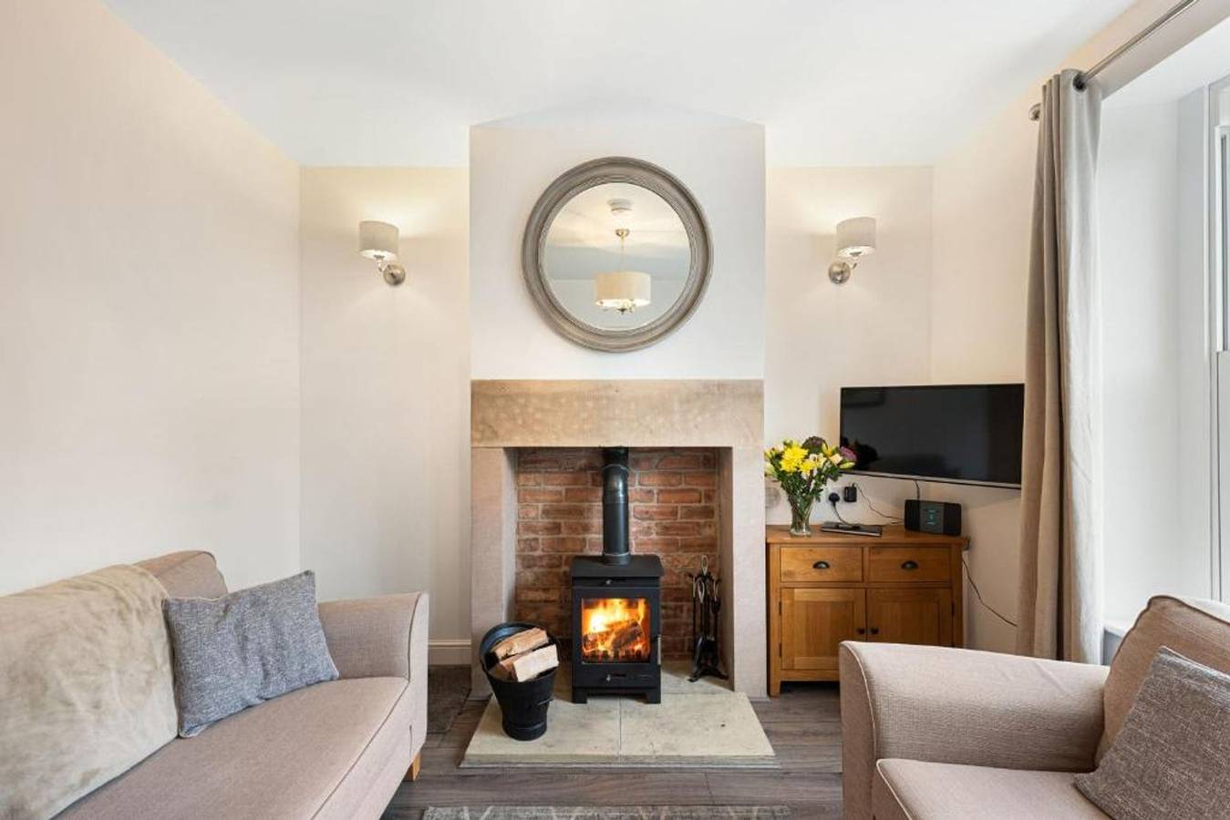 Entire apartment, Host Stay March Cottage in Matlock, Derbyshire