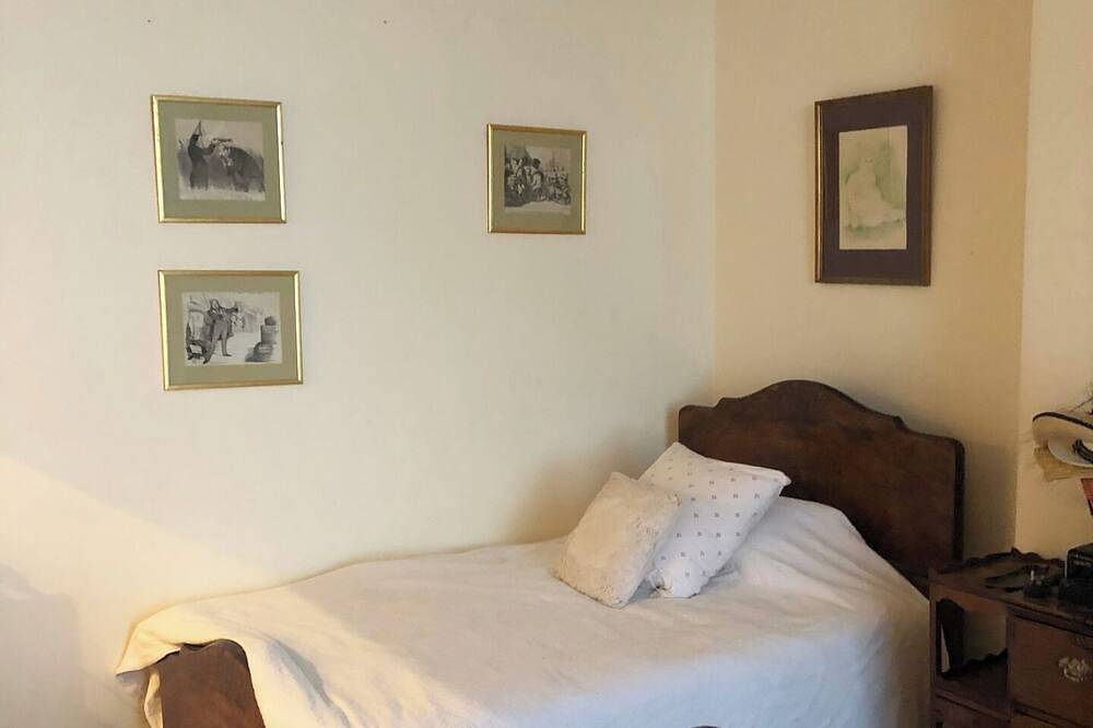 Kynsham House - Drei Schlafzimmer Haus, Schläft 6 in Cheltenham, Gloucestershire