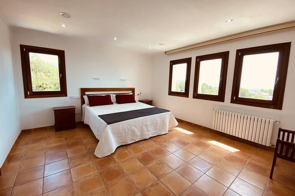 Villa mit Pool und Aussicht in einer sehr ruhigen Gegend. in Bunyola, Mallorca Westen