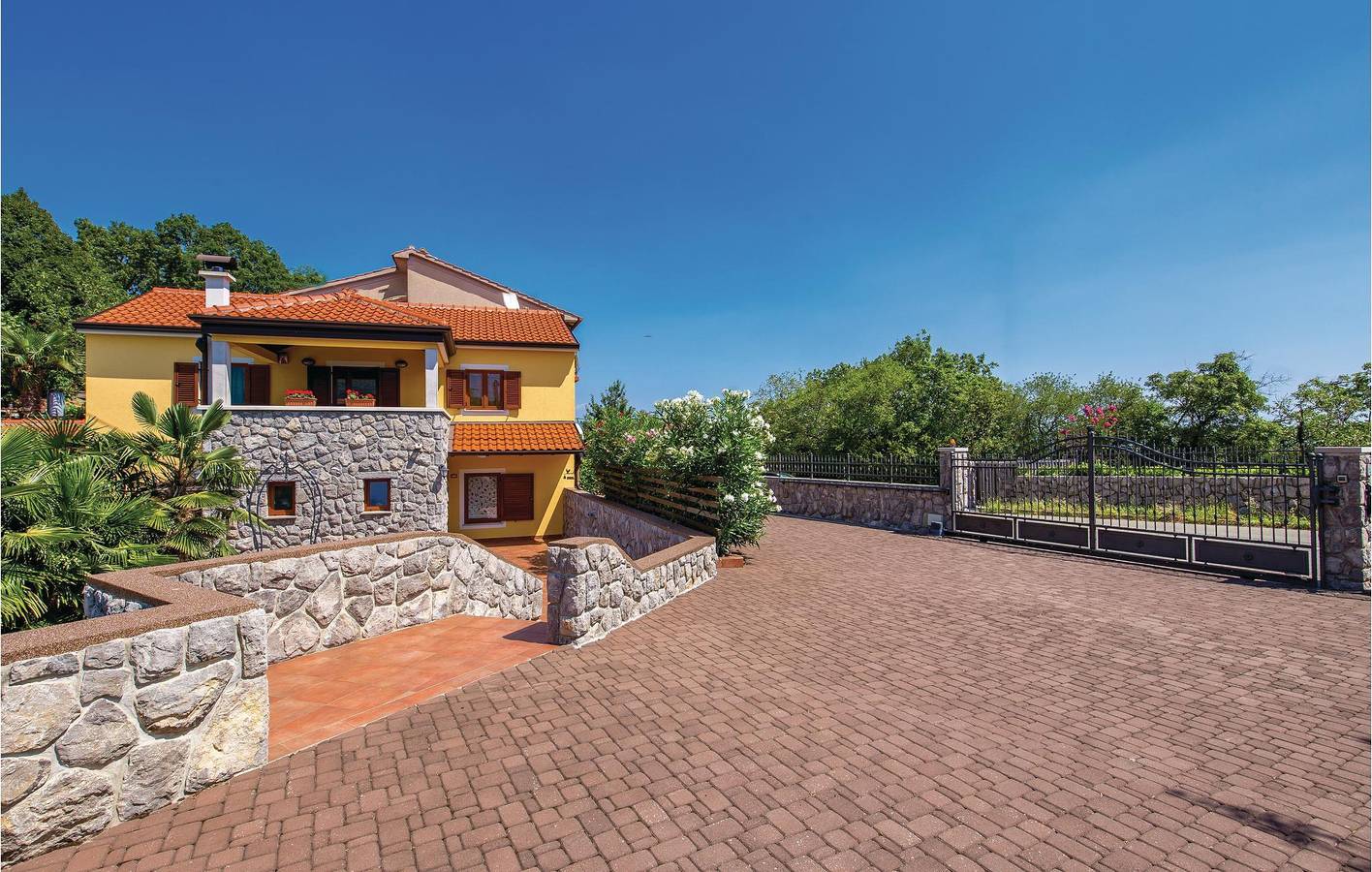 Holiday home for 6 people with terrace in Općina Matulji, Opatija Riviera