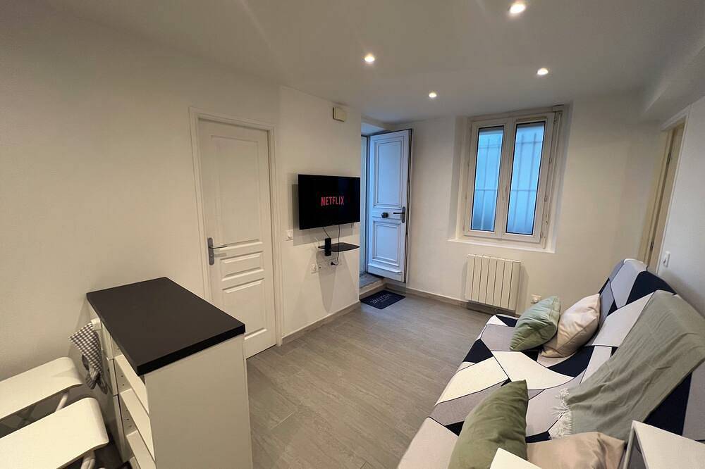 Entire apartment, Fully independant F2 in Épône, Yvelines