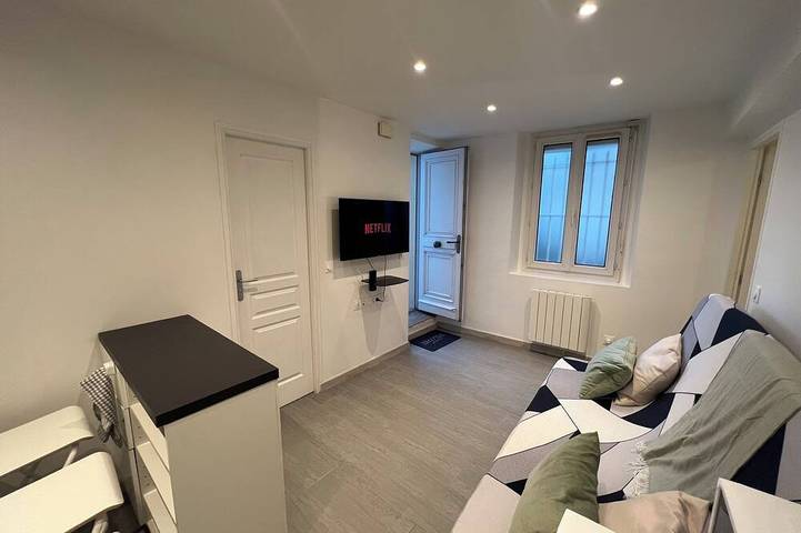 Appartement entier, F2 entièrement independant in Épône, Yvelines