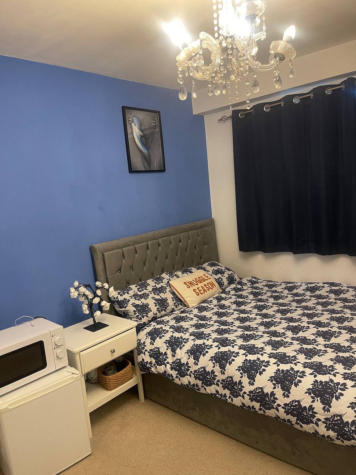Habitación Urban Blue con baño privado, Netflix, Wifi rápido y estacionamiento gratuito in Wolverhampton, Birmingham y alrededores