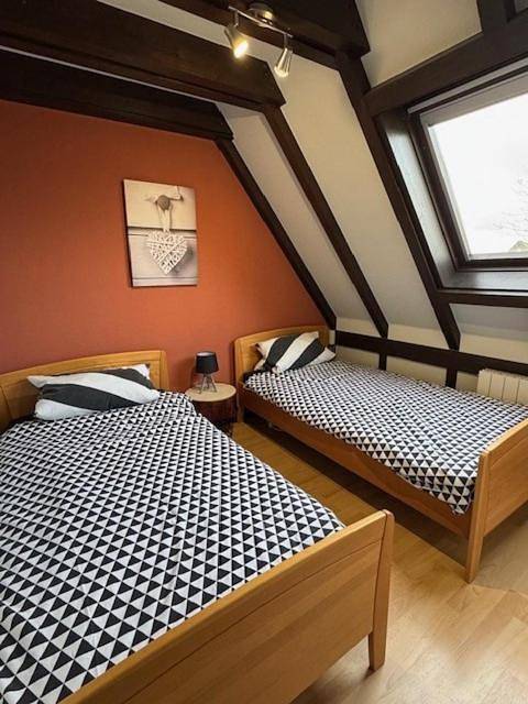 Parc de vacances pour 10 personnes, avec piscine ainsi que jacuzzi et jardin, adapté aux familles en Alsace - 2