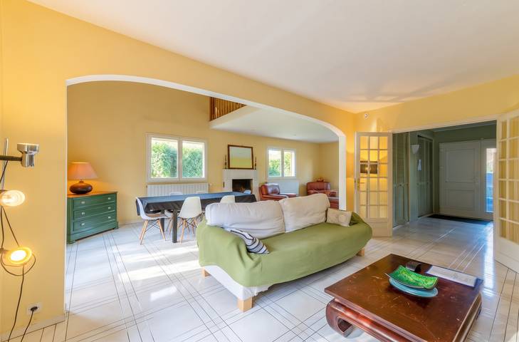 Maison chaleureuse à Saints avec jardin et terrasse in Saints, Seine-et-Marne