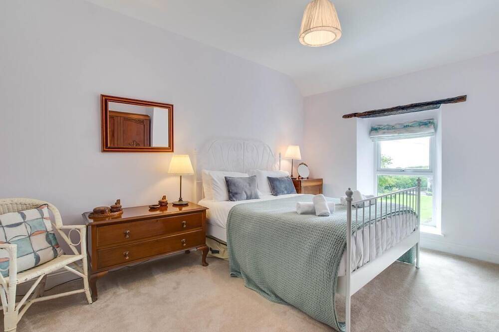 5 Bed in Gower (oc-hh101) in Swansea region