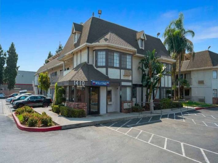 Ganze Wohnung, 1 Queen -bett | Rauchen in Merced, Merced County