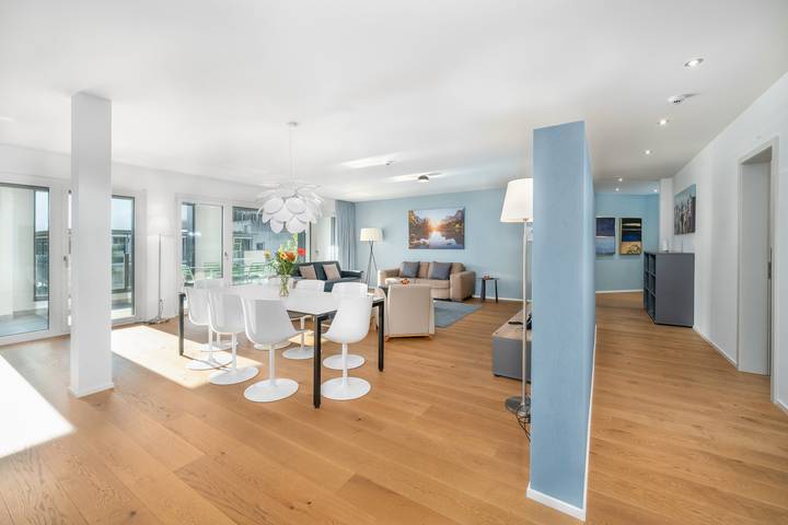 Ganze Wohnung, Ferienwohnung für 8 Personen mit Terrasse in Interlaken, Thunersee