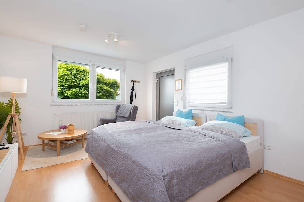 Ganze Wohnung, Modernes Apartment mit: Stellplatz/Küche/W-Lan/hell in Waldstetten, Schwäbische Ostalb