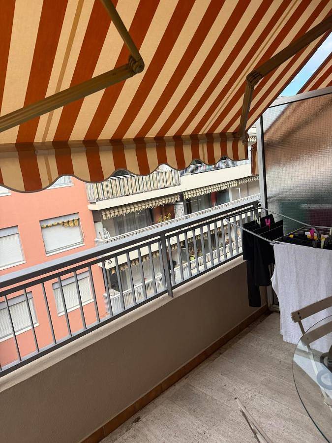 Gîte pour 3 personnes, avec terrasse et vue dans Office De Tourisme De Golf Juan - 4