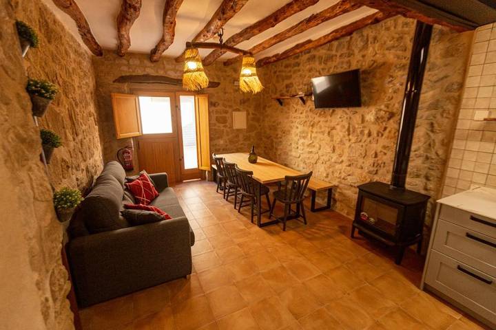 Apartamento de vacaciones para 6 personas, con balcón y jacuzzi - 1