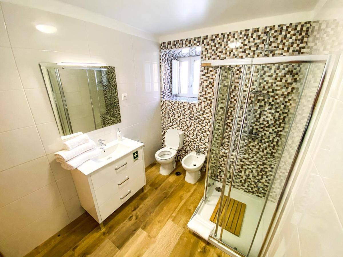 Two-Bedroom Townhouse in Alqueidão da Serra, Leiria District