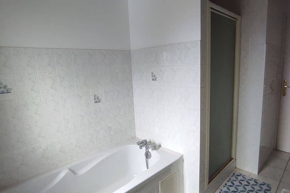 Chez Suzanne - Maison à la Campagne 2-8 Pers in Longeville-sur-la-Laines, Rives Dervoises