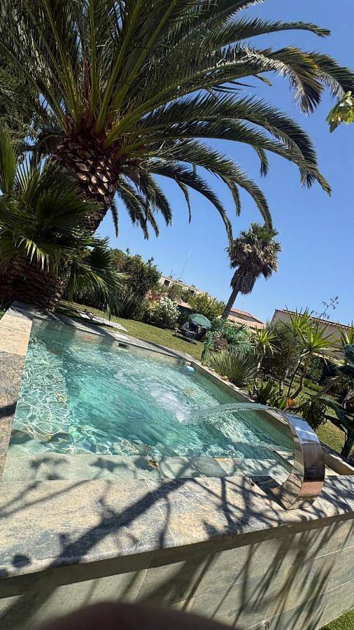 Casa de vacaciones para 2 personas, con jardín y vistas además de sauna y piscina - 1