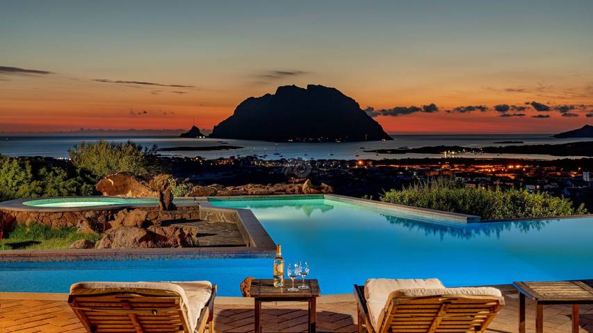 Villa per 12 persone, con Giardino a Porto San Paolo