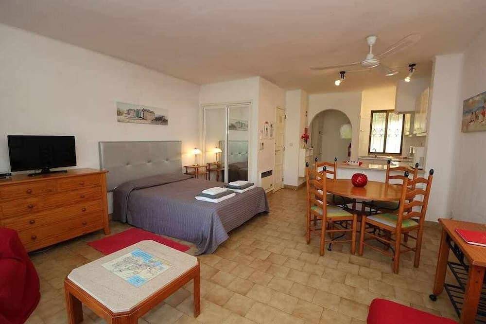 Appartamento intero, Studio Apartment with Swimming pool at São Rafael Beach - Albufeira in Albufeira, Distretto di Faro