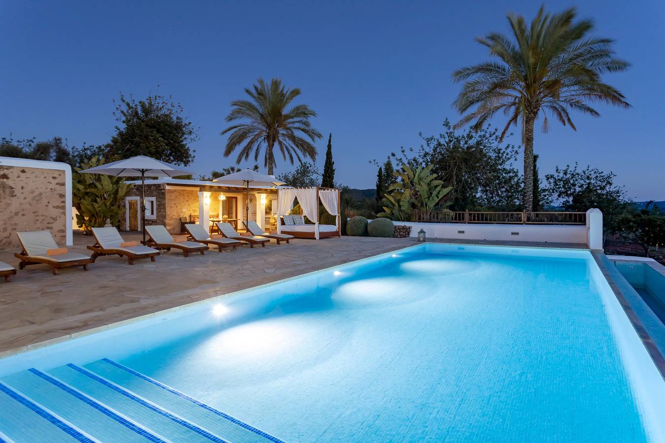 Villa 'Pep Den Sitges' con Vista Montagna, Wi-Fi e Aria Condizionata in St Llorenc de Balafia, Sant Joan de Labritja
