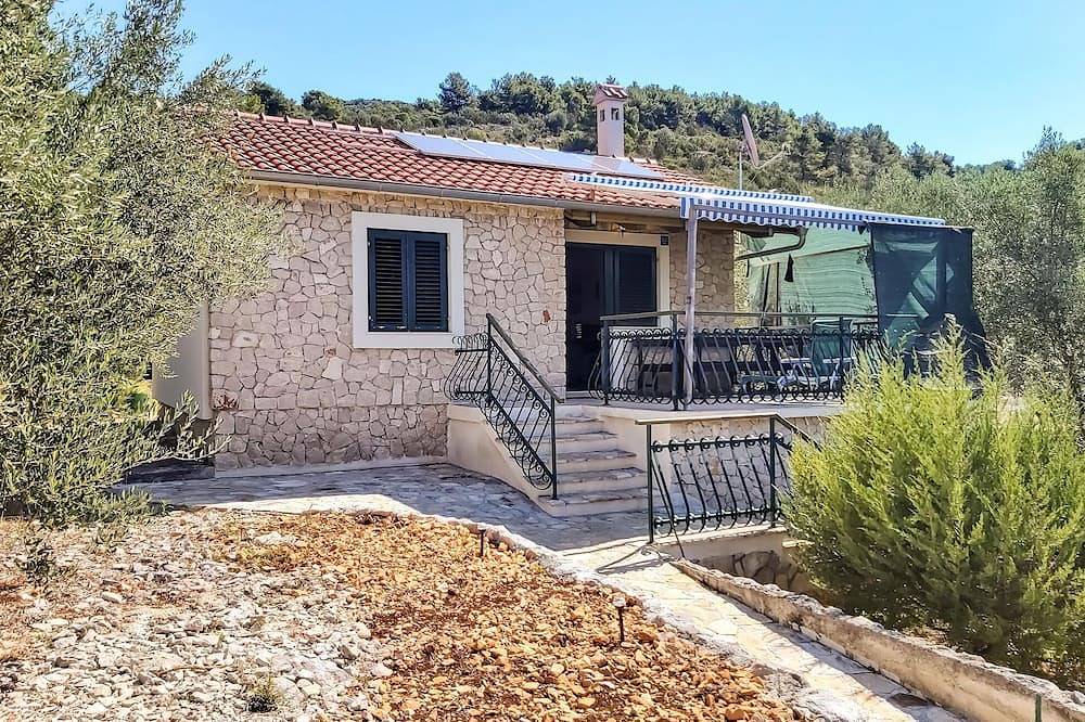 Gorgeous home in Sali with Wifi in Sali, Dugi Otok