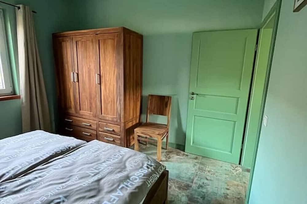 Ganze Wohnung, Ferienwohnung im Spargeldorf Schäpe mit großer Südwest Terrasse in Beelitz, Mittelmark