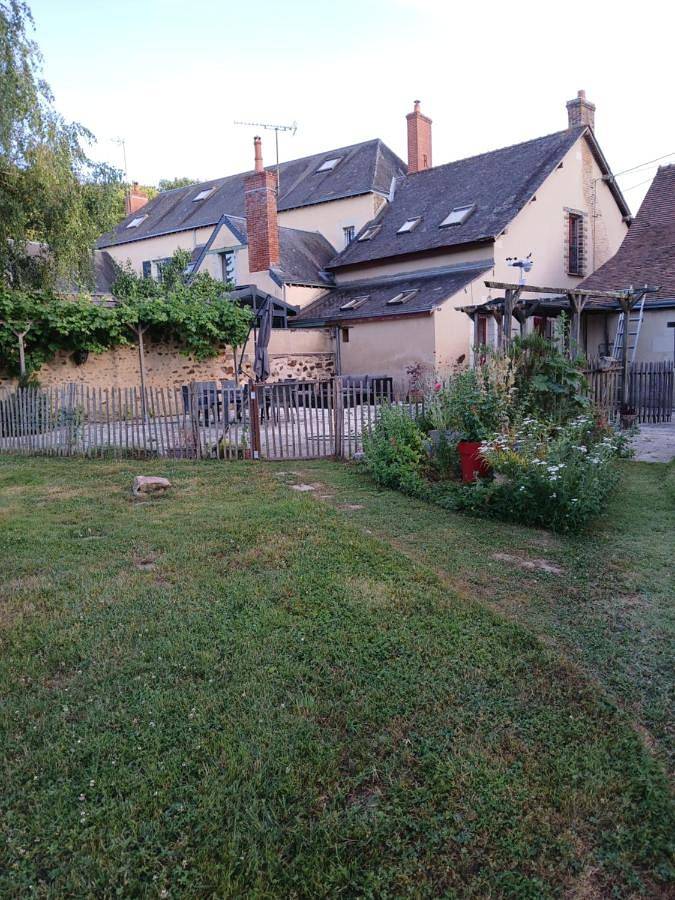 Location de vacances pour 6 personnes, avec Terrasse et Jardin à Clefs-Val d'Anjou
