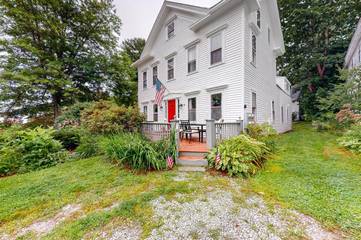 Gîte pour 12 personnes, avec terrasse dans Castine