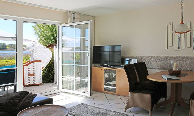 Ferienhaus für 6 Personen, mit Sauna und Seeblick sowie Pool und Garten in Sellin - 4