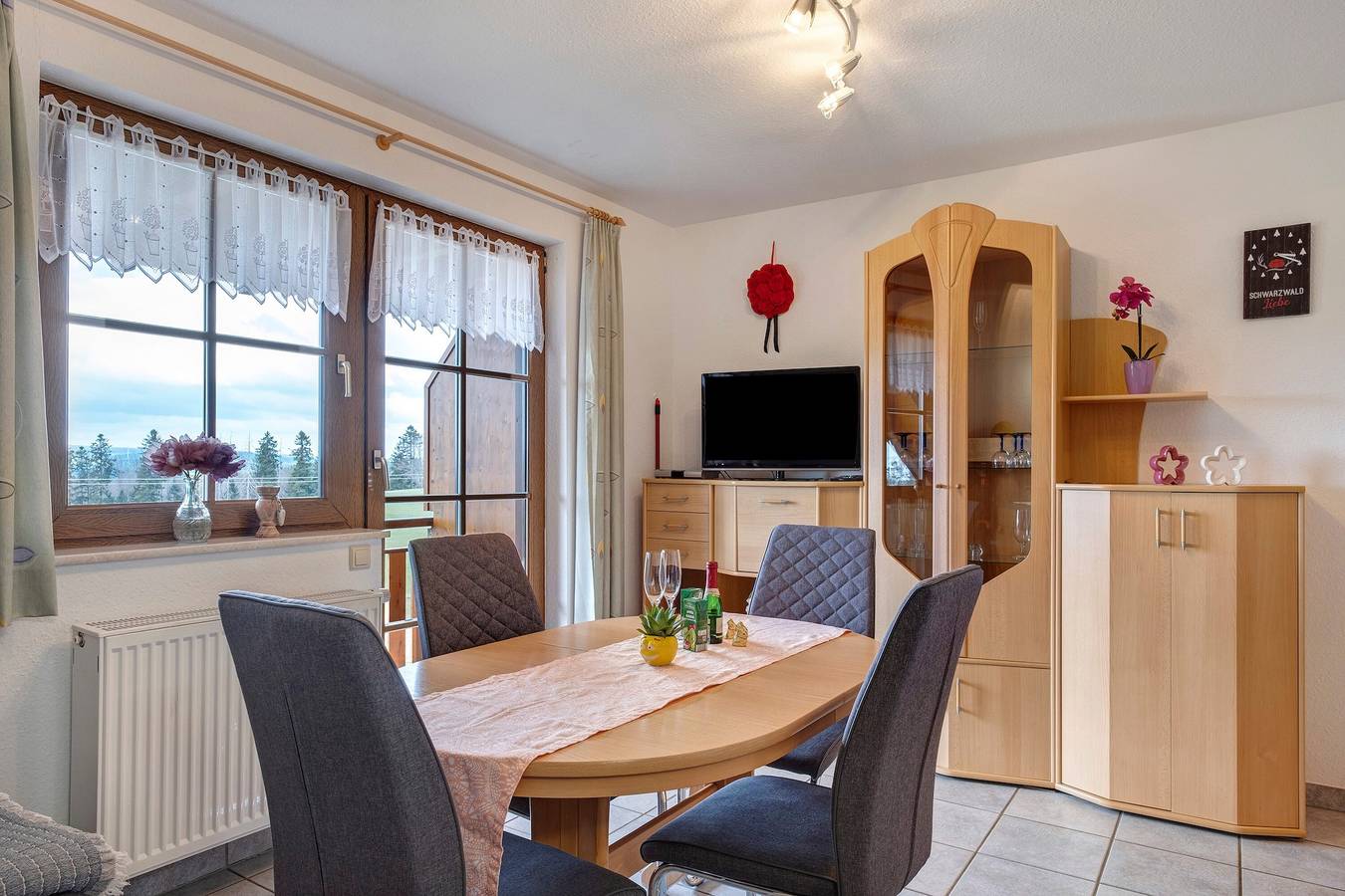 Entire apartment, Apartment '1, 44qm' with Shared Terrace, Shared Garden and Wi-Fi in Waldau (Titisee-Neustadt), Titisee-Neustadt