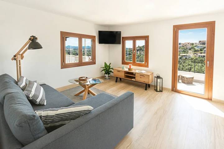 Villa 'Ines' with Private Pool, Wi-Fi and Air Conditioning in Es Pujol, Búger