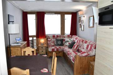 Gîte pour 4 personnes, avec terrasse et vue dans Aime 2000