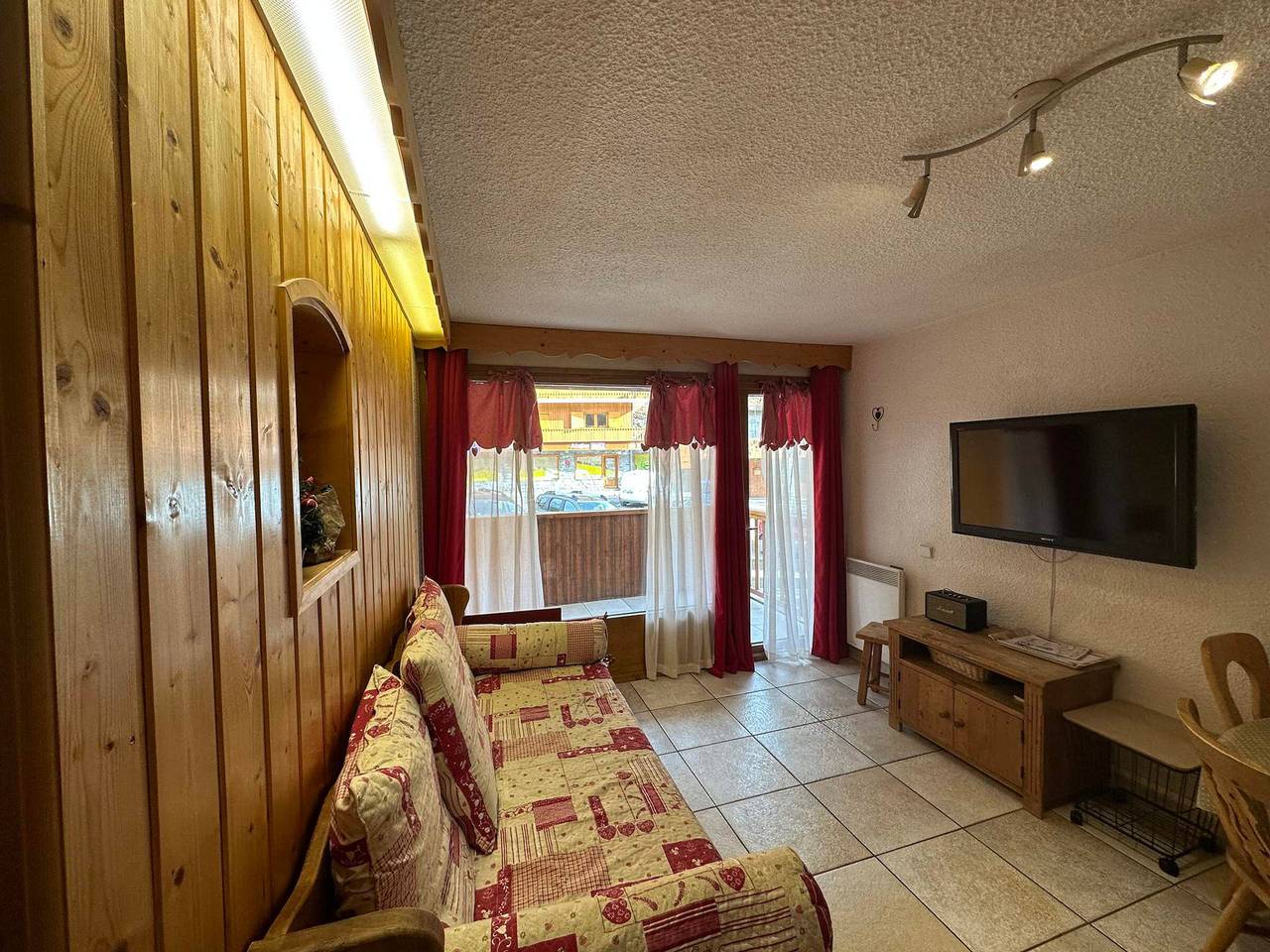 Ganze Wohnung, Geräumige Wohnung im Zentrum von Méribel, Pistennähe, für 4, Balkon in Méribel, Les Allues