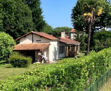Location de vacances pour 7 personnes, avec vue et terrasse à Saint-Vivien-de-Médoc