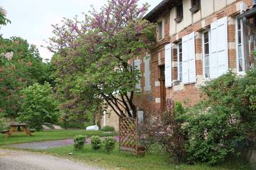 Appartement de vacances pour 5 personnes, avec jardin et terrasse dans le Tarn