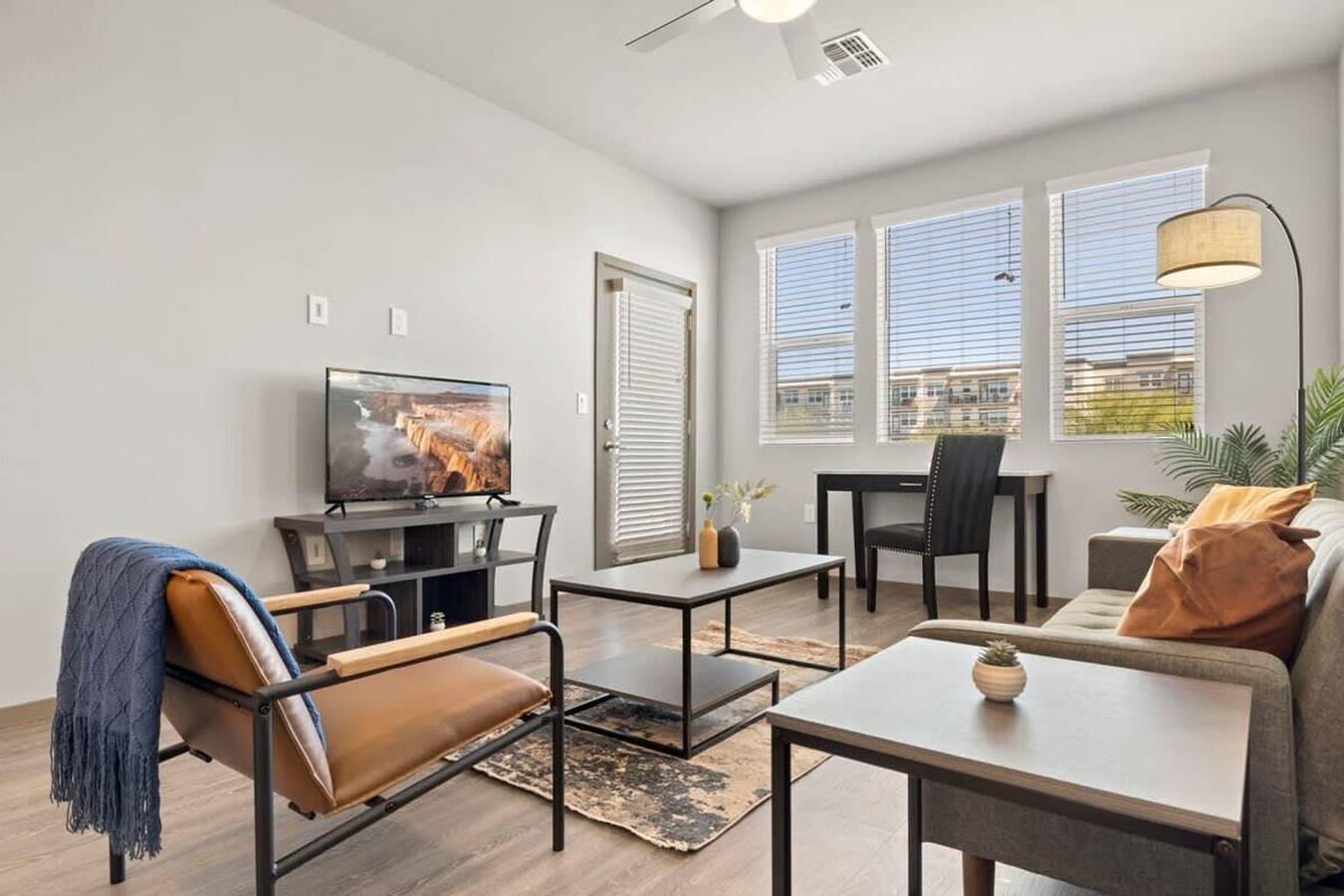 Ganze Wohnung, Stunning Westgate Cozysuites by stadium w pool 8 in Glendale, Maricopa County