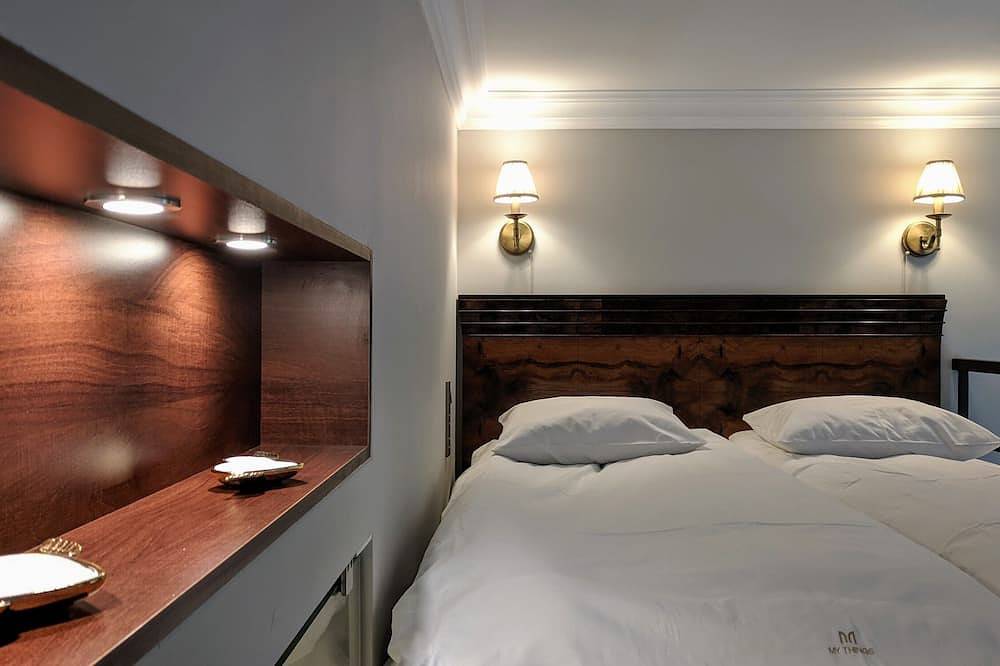 Entire apartment, Juliet by mythings - Contemporary design, quiet studio, small & smart. in Warsaw Śródmieście, Warsaw