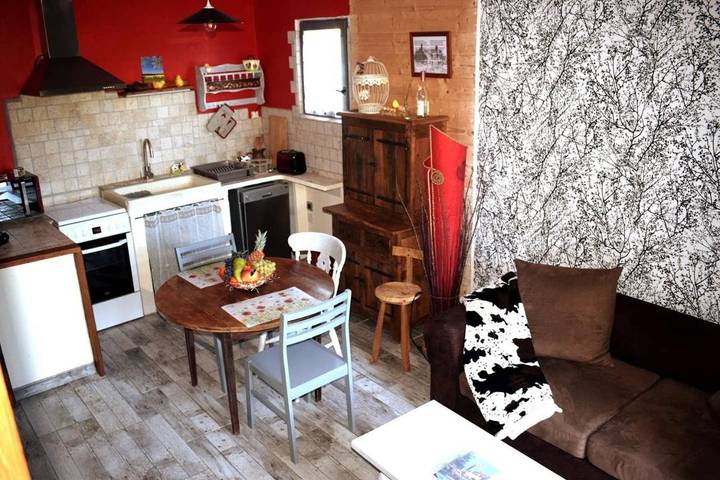 Location de vacances pour 4 personnes, avec jardin et vue, adapté aux familles à Châteauvieux - 2