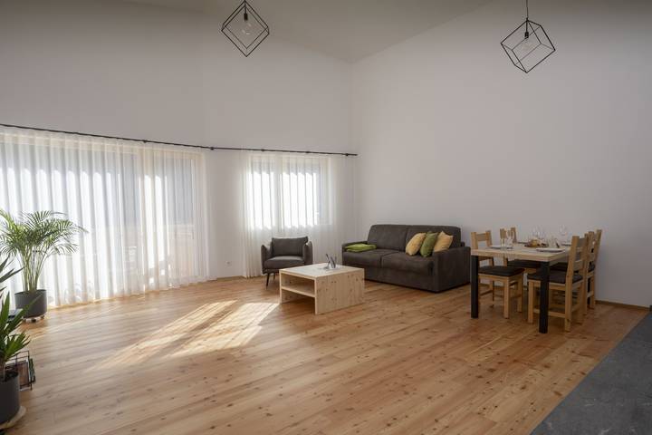 Ferienwohnung für 4 Personen, mit Balkon und Pool in Val Müstair