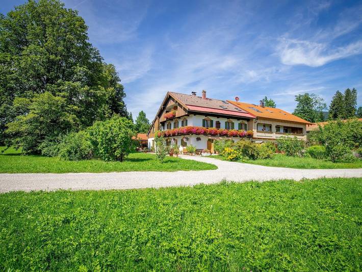 Ferienwohnung für 2 Personen, mit Terrasse und Whirlpool sowie Garten in Lenggries