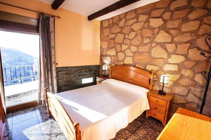 Casa rural para 4 personas, con balcón y jacuzzi en Alpujarra de la Sierra