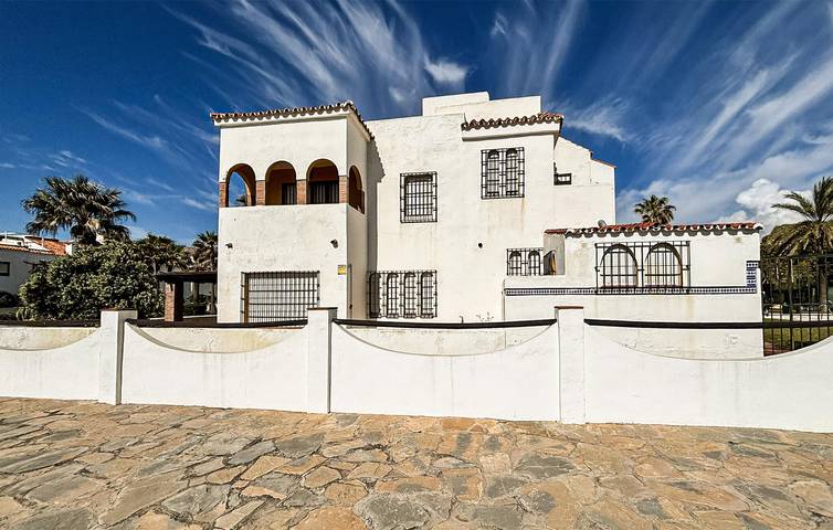 Finca für 9 Personen, mit Terrasse in Casares