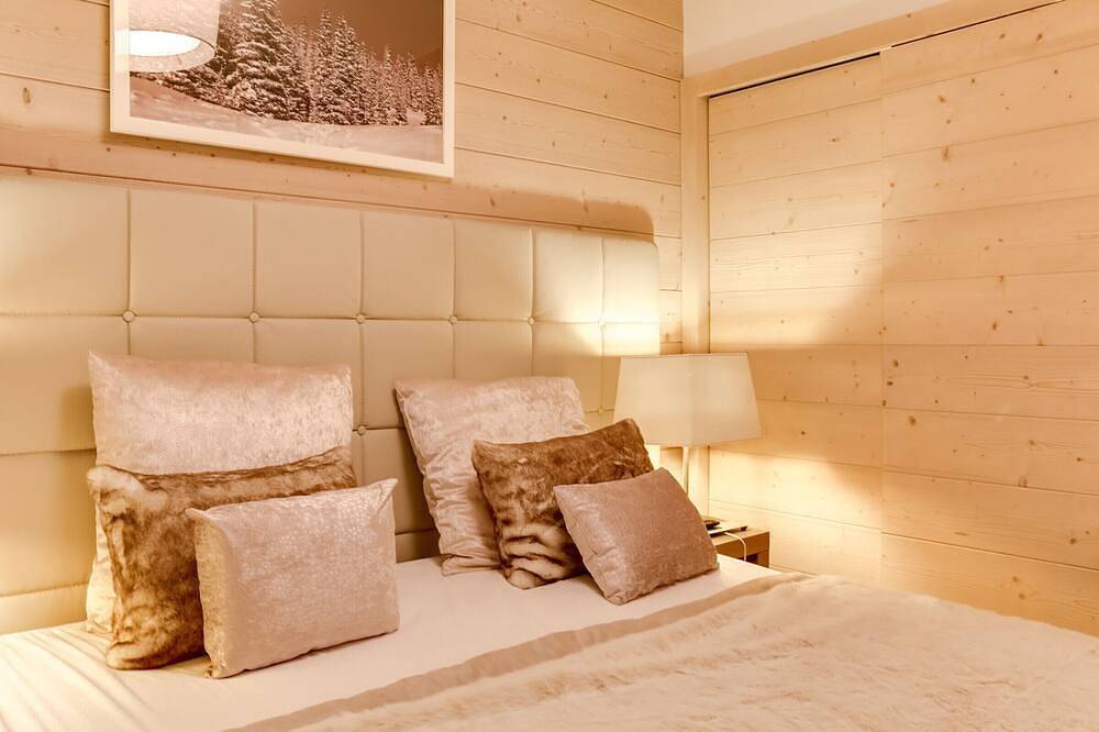 Entire apartment, Courchevel Contemporary T5 for 8 with Parking and Wifi in Saint-Bon-Tarentaise, Les Trois Vallées