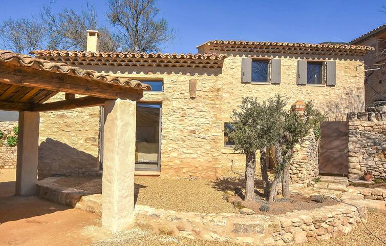 Location de vacances pour 4 personnes, avec terrasse ainsi que vue et jardin, animaux acceptés dans Colorado provençal - 2