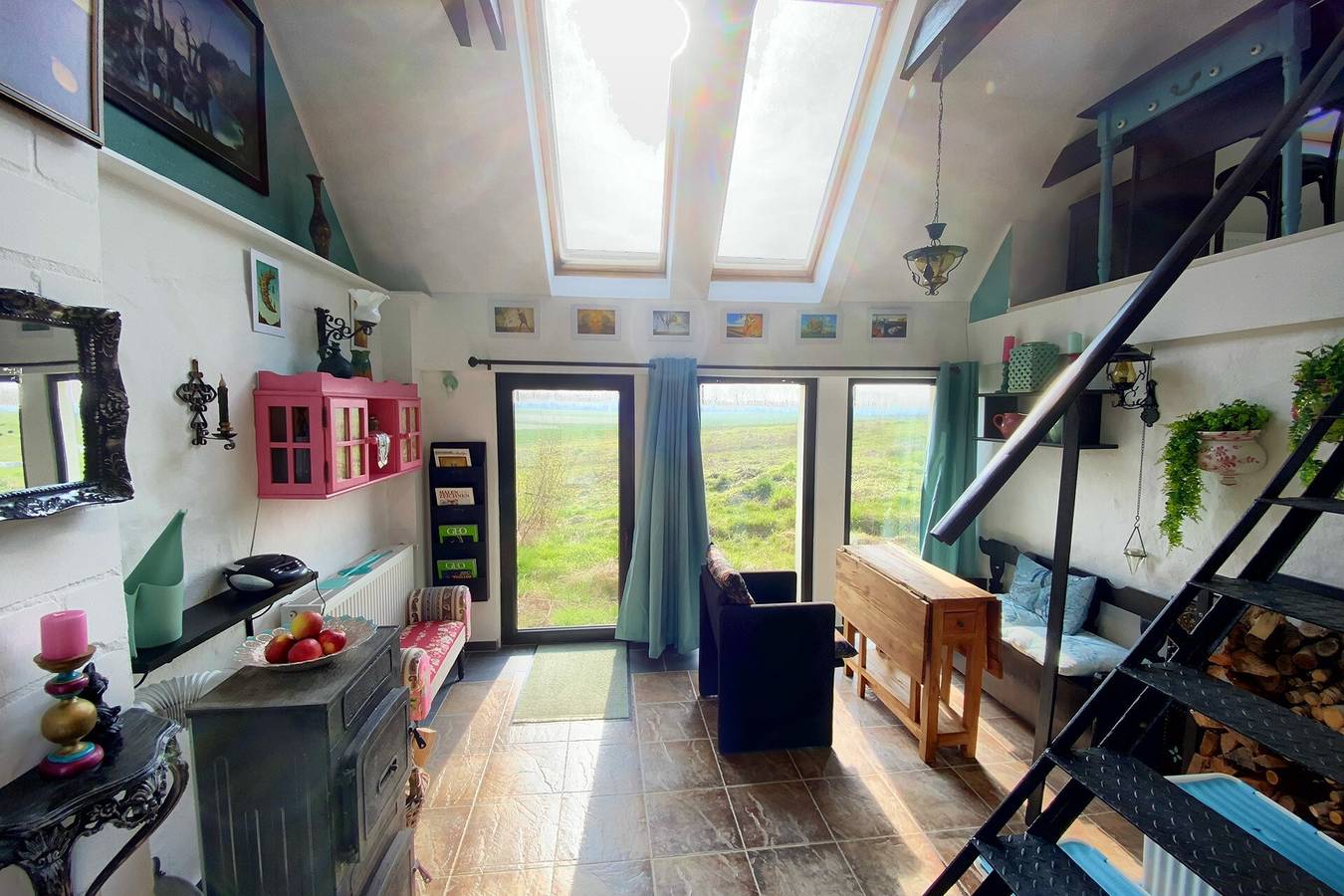 Ganze Wohnung, Künstleratelier Salvador Dalí mit privater Terrasse, Gemeinschaftsgarten und Wlan in Möllenbeck, Mecklenburg-Strelitz