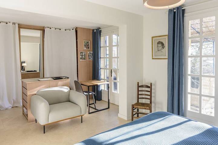 Family Home in the Heart of the Luberon with Swimming Pool and Panoramic Vi in Mérindol, Parque natural regional del Luberon