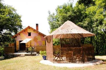 Gîte pour 5 personnes, avec jardin et vue à Luzech