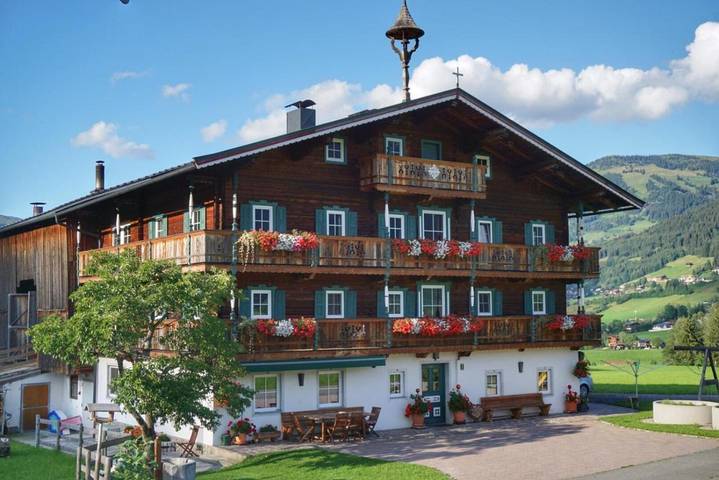 Ferienwohnung für 2 Personen, mit Balkon und Terrasse sowie Garten und Ausblick in Jochberg