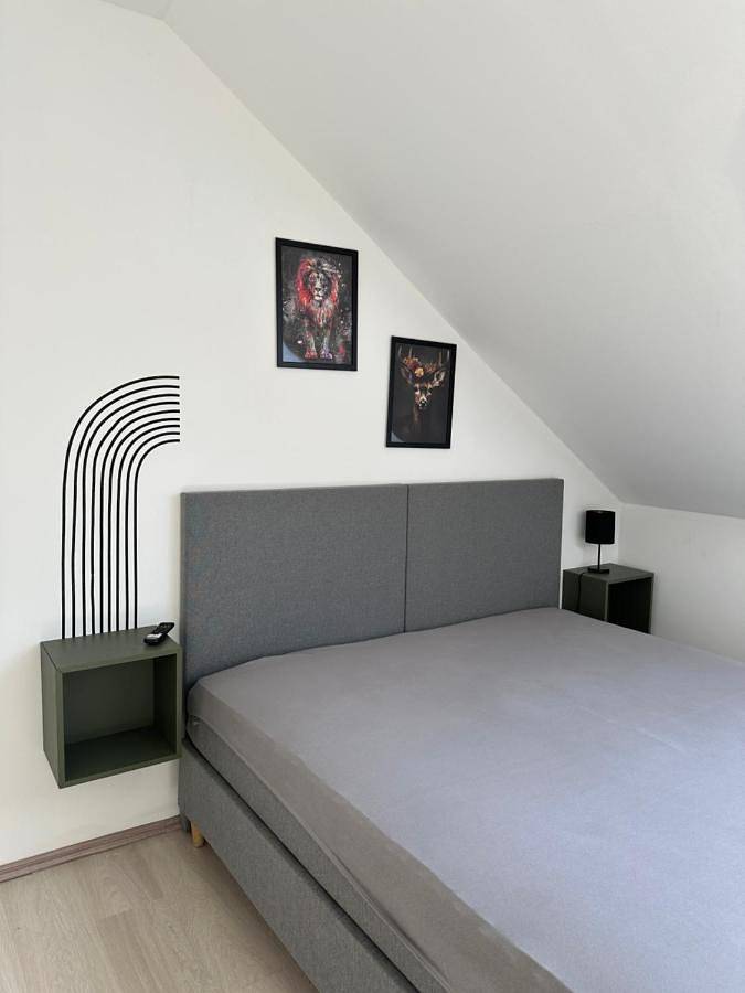 Ganze Wohnung, Twin Room with Shared Bathroom in Bitterfeld, Bitterfeld-Wolfen