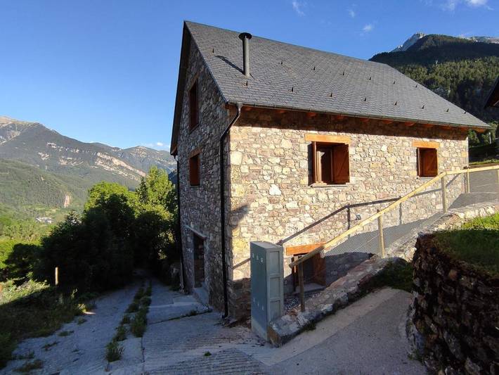 Gîte pour 4 personnes, avec vue et jardin à Bielsa - 2