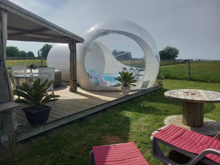 Chambre d’hôte pour 2 personnes, avec Jacuzzi et Terrasse ainsi que Jardin et Vue