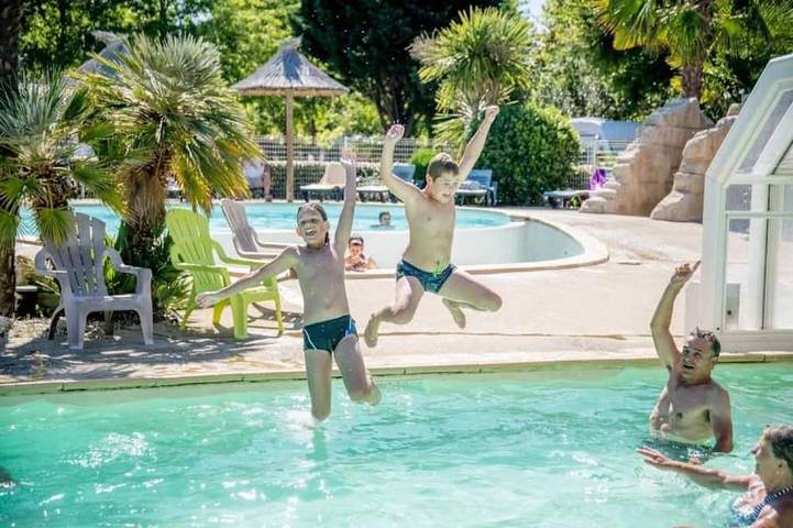 Camping pour 6 personnes à Parentis-en-Born