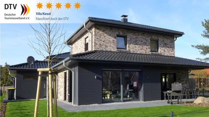 Ferienhaus für 8 Personen, mit Sauna und Garten sowie Terrasse, mit Haustier in Zempin